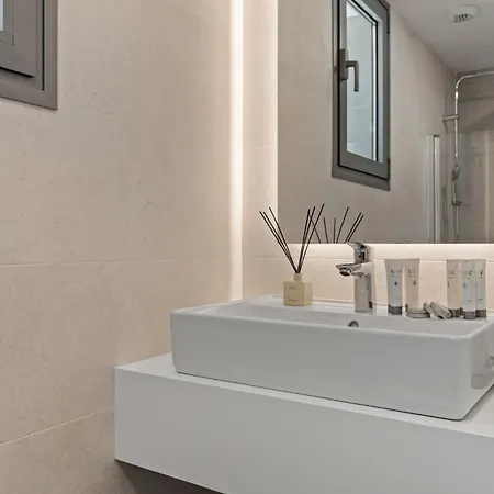 Vivi Homes - Marisol Pool, Sauna, Gym, & El Faro