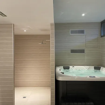 Prázdninový dům Vivi Homes - Marisol Pool, Sauna, Gym, & El Faro